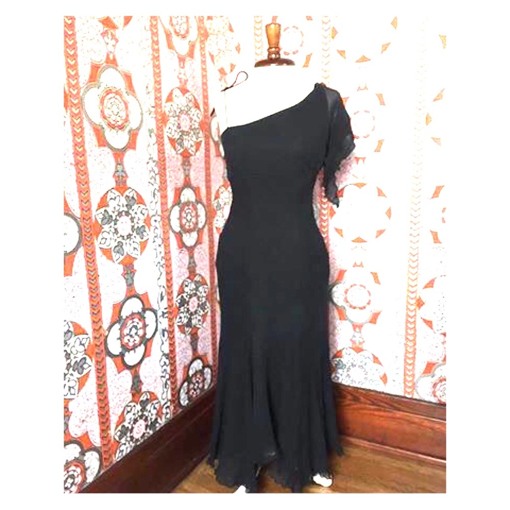 Romantic one shoulder black dress